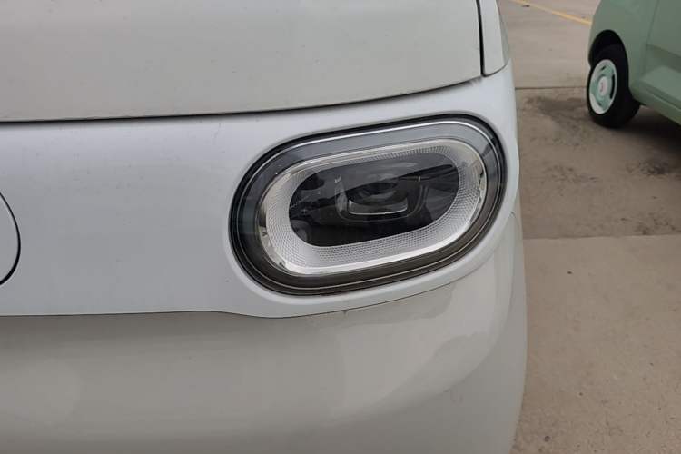 Used Wuling Hongguang MINIEV 2024 3rd Generation 215km Advanced Version Left Front Headlight