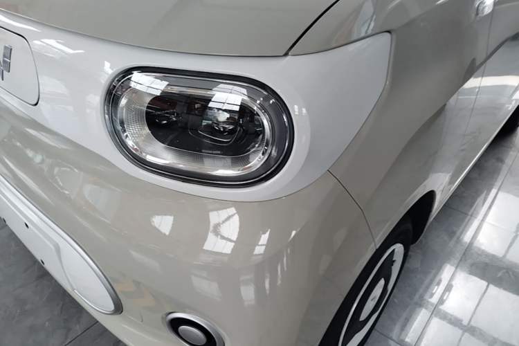 Used Wuling Hongguang MINIEV 2024 3rd Generation 215km Youth Edition Left Front Headlight