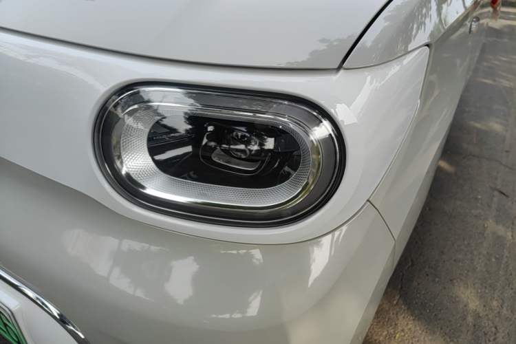 Used Wuling Hongguang MINIEV 2024 3rd Generation 215km Advanced Version Left Front Headlight