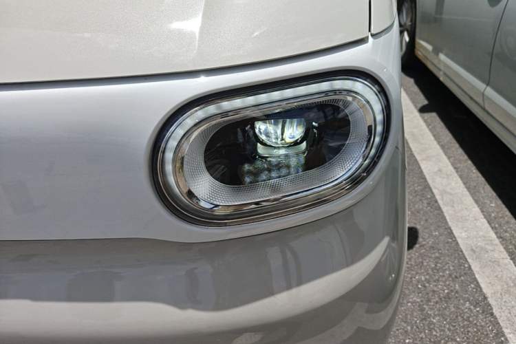 Used Wuling Hongguang MINIEV 2024 3rd Generation 215km Youth Edition Left Front Headlight
