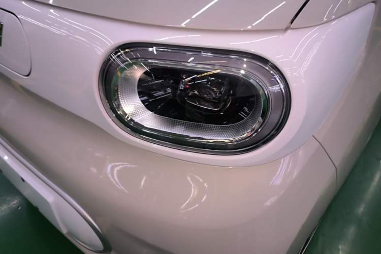 Used Wuling Hongguang MINIEV 2024 3rd Generation 215km Youth Edition Left Front Headlight