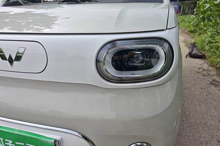 Used Wuling Hongguang MINIEV 2024 3rd Generation 215km Advanced Version Left Front Headlight