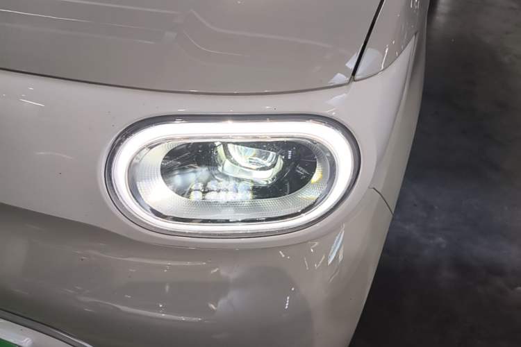 Used Wuling Hongguang MINIEV 2024 3rd Generation 215km Youth Edition Left Front Headlight
