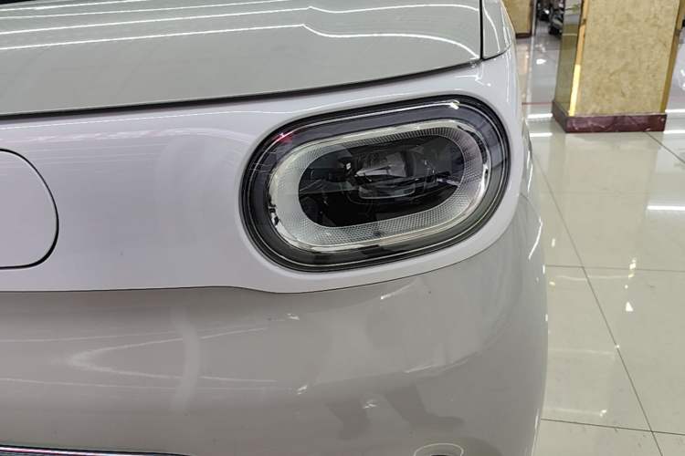 Used Wuling Hongguang MINIEV 2024 3rd Generation 215km Advanced Version Left Front Headlight