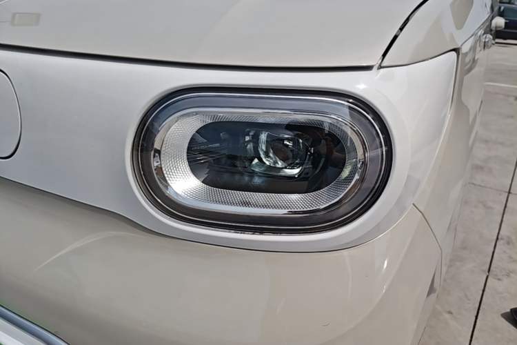 Used Wuling Hongguang MINIEV 2024 3rd Generation 215km Youth Edition Left Front Headlight