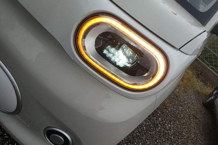 Used Wuling Hongguang MINIEV 2024 3rd Generation 215km Youth Edition Left Front Headlight