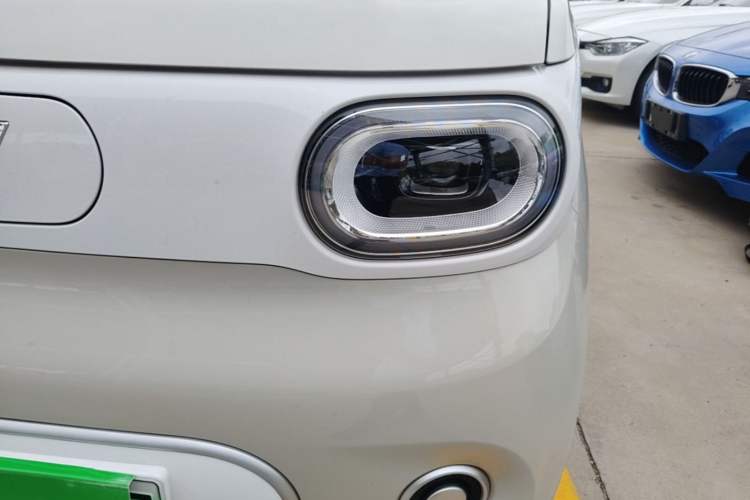 Used Wuling Hongguang MINIEV 2024 3rd Generation 215km Youth Edition Left Front Headlight