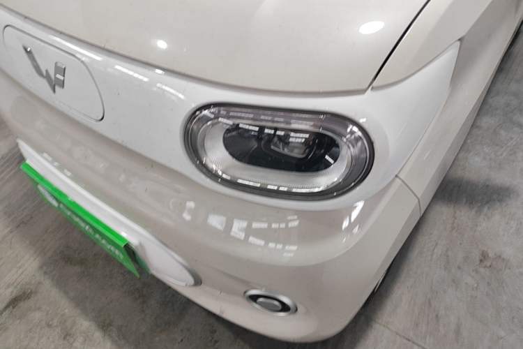 Used Wuling Hongguang MINIEV 2024 3rd Generation 215km Youth Edition Left Front Headlight