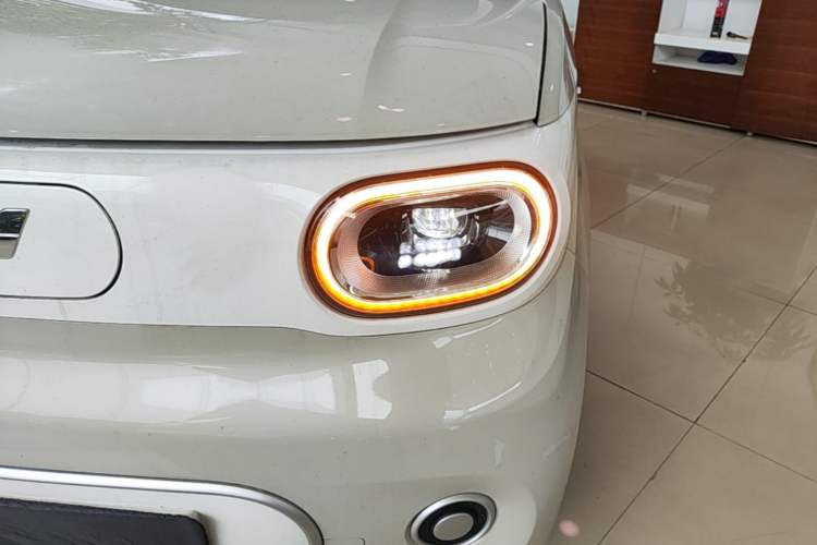 Used Wuling Hongguang MINIEV 2024 3rd Generation 215km Youth Edition Left Front Headlight