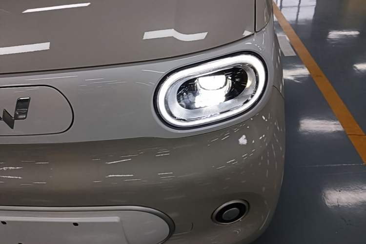 Used Wuling Hongguang MINIEV 2024 3rd Generation 215km Youth Edition Left Front Headlight