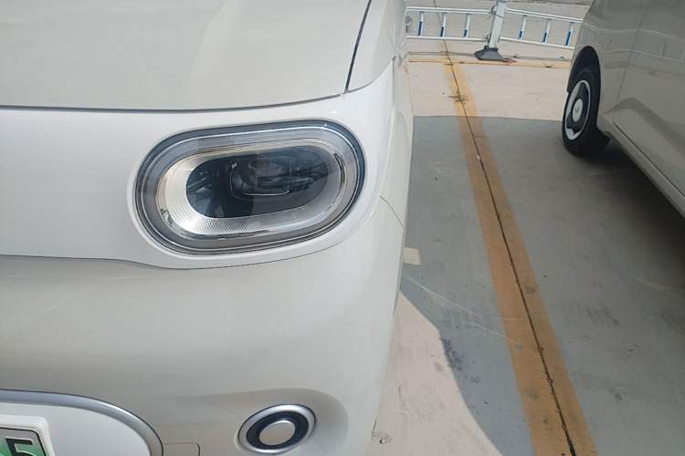 Used Wuling Hongguang MINIEV 2024 3rd Generation 215km Youth Edition Left Front Headlight