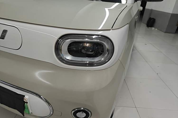 Used Wuling Hongguang MINIEV 2024 3rd Generation 215km Advanced Version Left Front Headlight