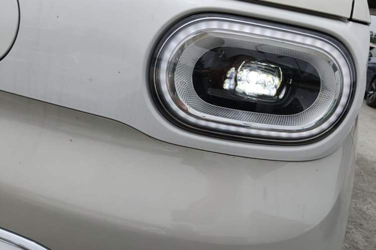 Used Wuling Hongguang MINIEV 2024 3rd Generation 215km Advanced Version Left Front Headlight