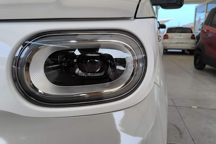 Used Wuling Hongguang MINIEV 2024 3rd Generation 215km Youth Edition Left Front Headlight