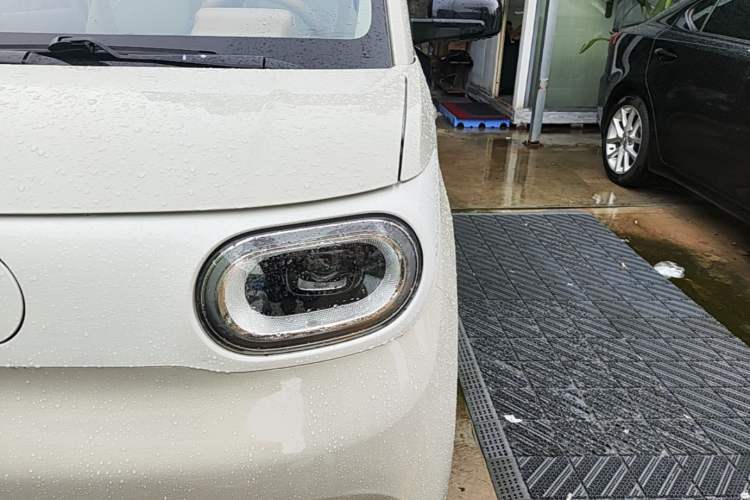 Used Wuling Hongguang MINIEV 2024 3rd Generation 215km Youth Edition Left Front Headlight