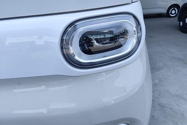 Used Wuling Hongguang MINIEV 2024 3rd Generation 215km Youth Edition Left Front Headlight