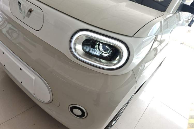Used Wuling Hongguang MINIEV 2024 3rd Generation 215km Youth Edition Left Front Headlight