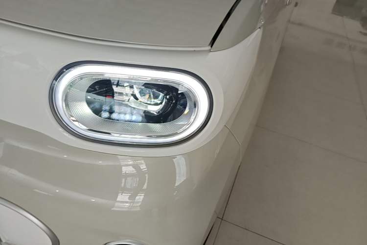 Used Wuling Hongguang MINIEV 2024 3rd Generation 215km Youth Edition Left Front Headlight
