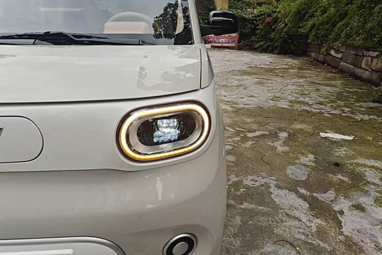 Used Wuling Hongguang MINIEV 2024 3rd Generation 215km Youth Edition Left Front Headlight
