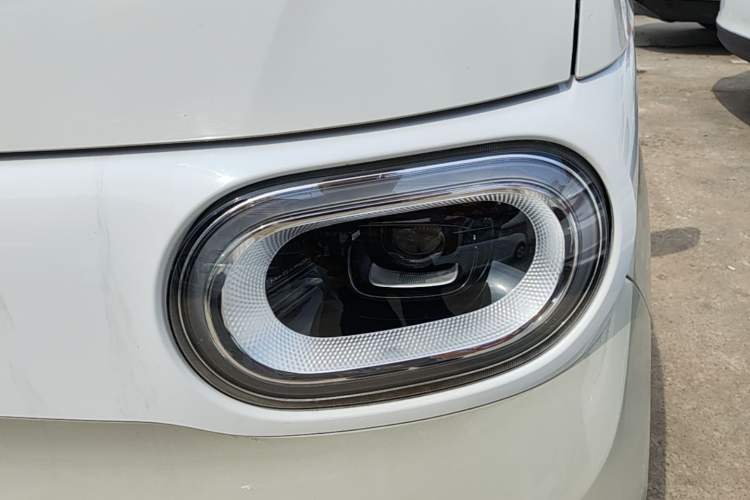 Used Wuling Hongguang MINIEV 2024 3rd Generation 215km Advanced Version Left Front Headlight