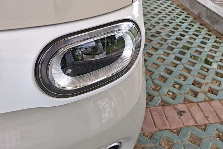 Used Wuling Hongguang MINIEV 2024 3rd Generation 215km Youth Edition Left Front Headlight