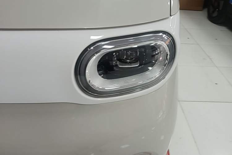 Used Wuling Hongguang MINIEV 2024 3rd Generation 215km Youth Edition Left Front Headlight