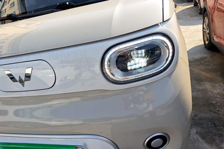 Used Wuling Hongguang MINIEV 2024 3rd Generation 215km Youth Edition Left Front Headlight