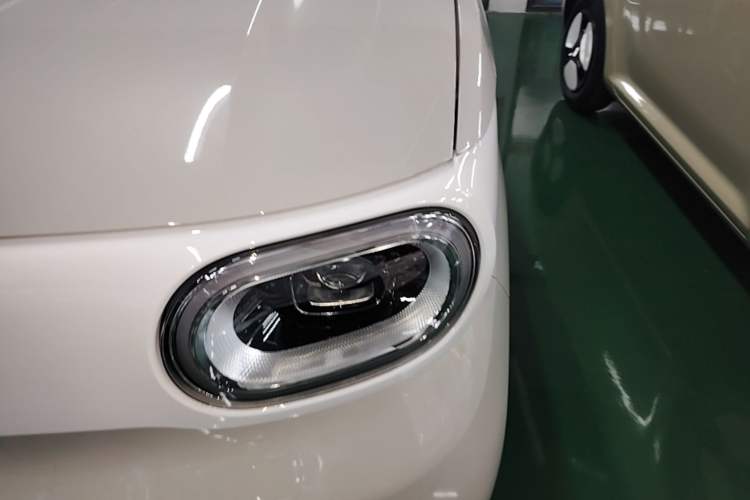 Used Wuling Hongguang MINIEV 2024 3rd Generation 215km Youth Edition Left Front Headlight