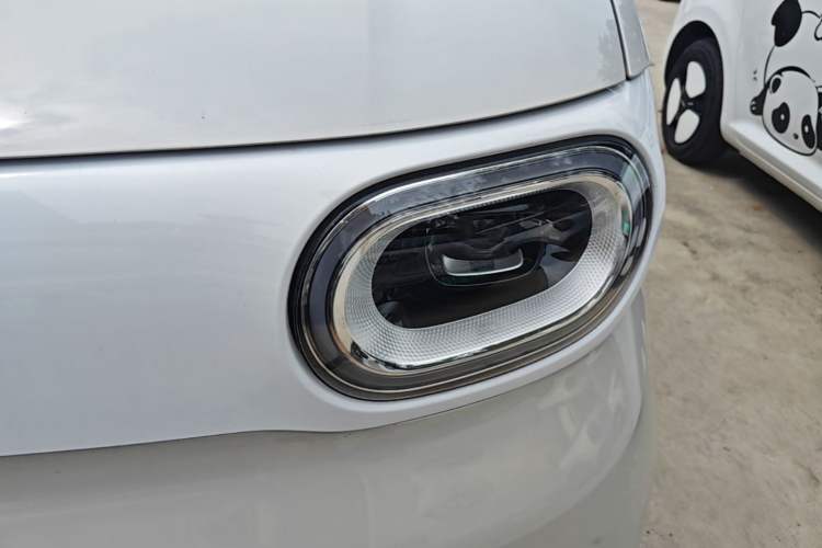 Used Wuling Hongguang MINIEV 2024 3rd Generation 215km Youth Edition Left Front Headlight