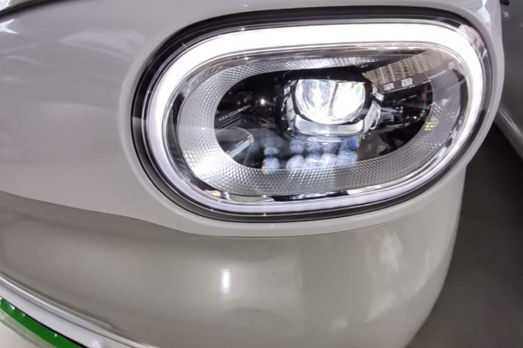 Used Wuling Hongguang MINIEV 2024 3rd Generation 215km Youth Edition Left Front Headlight