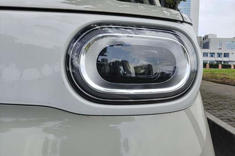 Used Wuling Hongguang MINIEV 2024 3rd Generation 215km Youth Edition Left Front Headlight