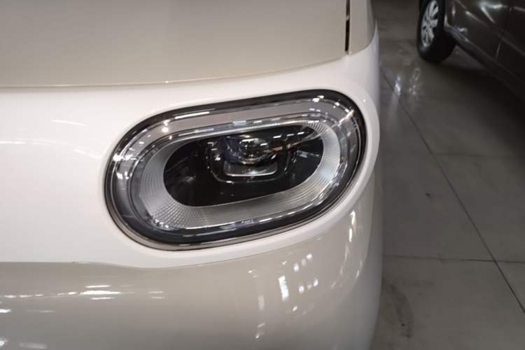 Used Wuling Hongguang MINIEV 2024 3rd Generation 215km Youth Edition Left Front Headlight