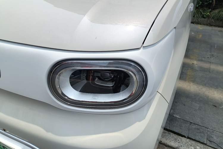 Used Wuling Hongguang MINIEV 2024 3rd Generation 215km Youth Edition Left Front Headlight