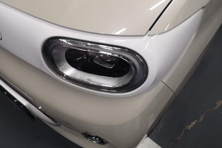Used Wuling Hongguang MINIEV 2024 3rd Generation 215km Advanced Version Left Front Headlight