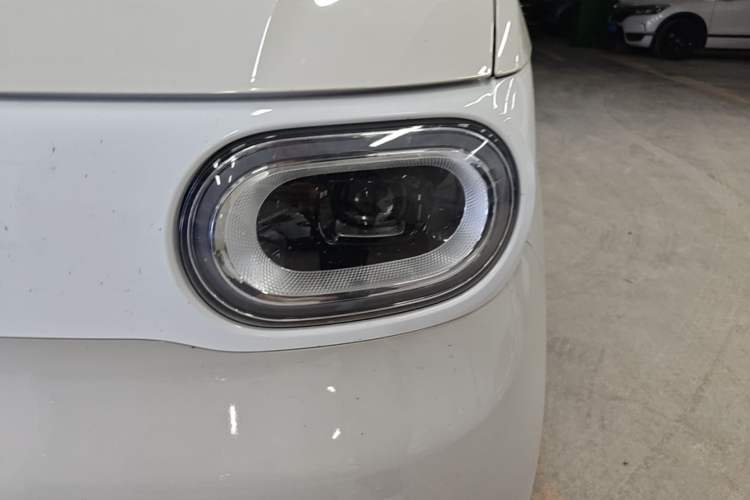 Used Wuling Hongguang MINIEV 2024 3rd Generation 215km Advanced Version Left Front Headlight