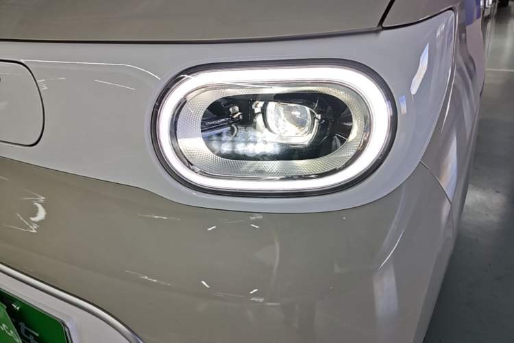 Used Wuling Hongguang MINIEV 2024 3rd Generation 215km Youth Edition Left Front Headlight
