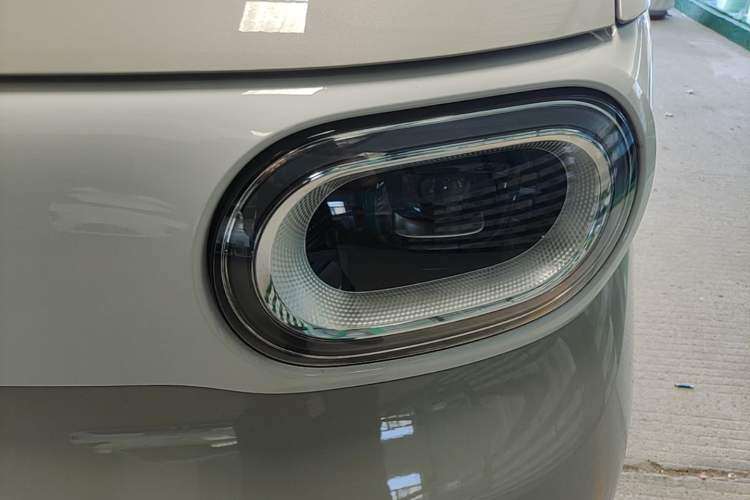 Used Wuling Hongguang MINIEV 2024 3rd Generation 215km Youth Edition Left Front Headlight