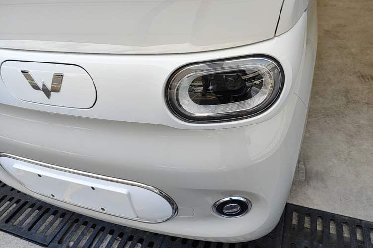 Used Wuling Hongguang MINIEV 2024 3rd Generation 215km Advanced Version Left Front Headlight