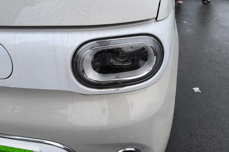 Used Wuling Hongguang MINIEV 2024 3rd Generation 215km Advanced Version Left Front Headlight