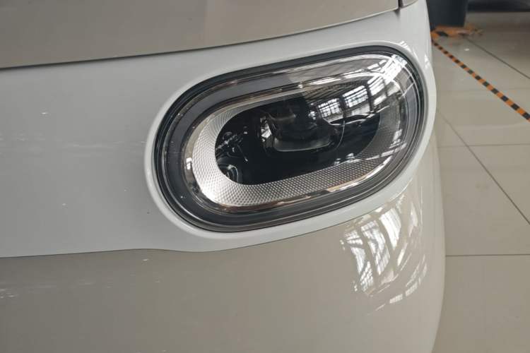 Used Wuling Hongguang MINIEV 2024 3rd Generation 215km Youth Edition Left Front Headlight