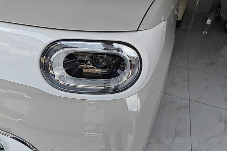 Used Wuling Hongguang MINIEV 2024 3rd Generation 215km Advanced Version Left Front Headlight