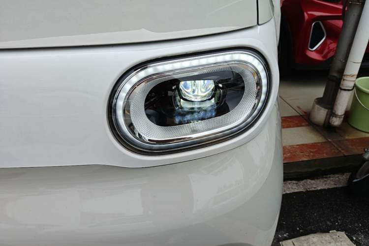 Used Wuling Hongguang MINIEV 2024 3rd Generation 215km Youth Edition Left Front Headlight