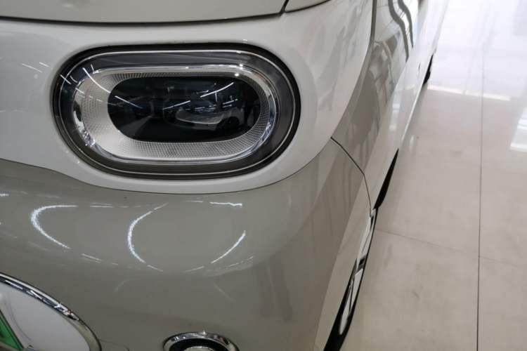Used Wuling Hongguang MINIEV 2024 3rd Generation 215km Advanced Version Left Front Headlight