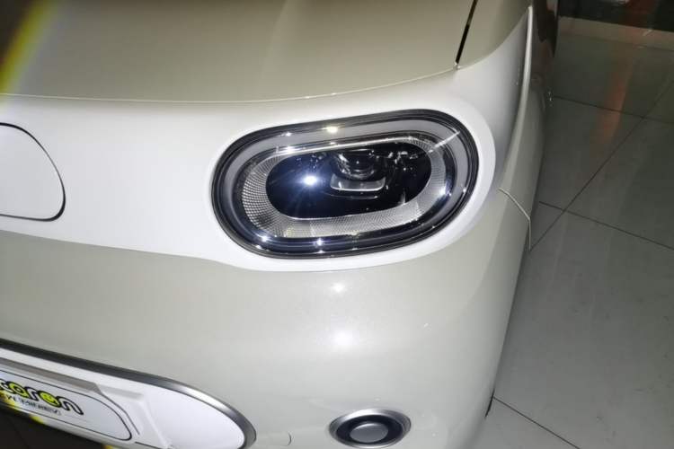 Used Wuling Hongguang MINIEV 2024 3rd Generation 215km Youth Edition Left Front Headlight