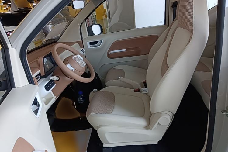 Used Wuling Hongguang MINIEV 2024 3rd Generation 215km Youth Edition Left Front Seat