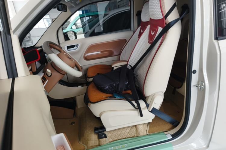 Used Wuling Hongguang MINIEV 2024 3rd Generation 215km Youth Edition Left Front Seat
