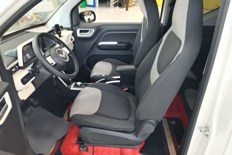 Used Wuling Hongguang MINIEV 2024 3rd Generation 215km Advanced Version Left Front Seat