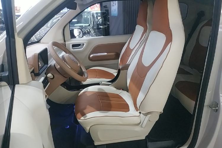 Used Wuling Hongguang MINIEV 2024 3rd Generation 215km Youth Edition Left Front Seat