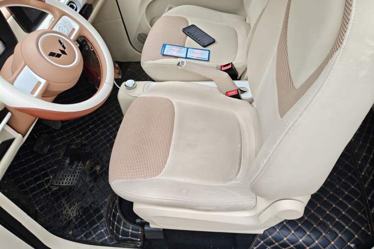 Used Wuling Hongguang MINIEV 2024 3rd Generation 215km Advanced Version Left Front Seat