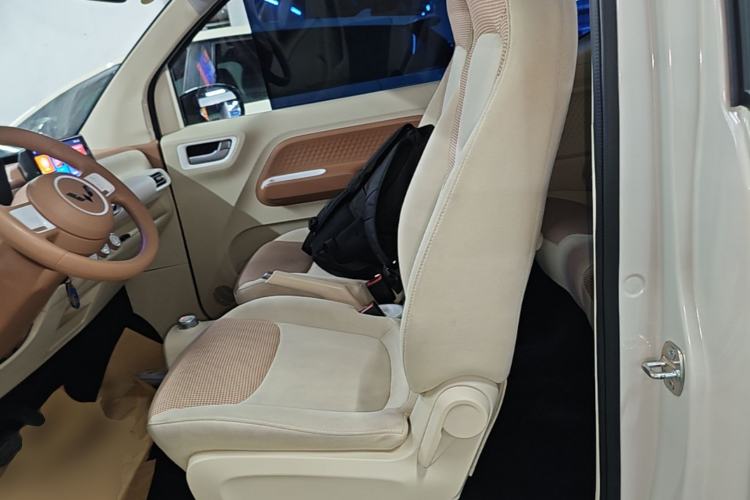 Used Wuling Hongguang MINIEV 2024 3rd Generation 215km Youth Edition Left Front Seat